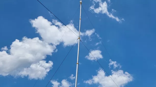Windmessungen mit Ultraschallanemometern liefern auch bei windschwachen Wetterlagen Daten zu Windrichtung und Windgeschwindigkeit
