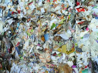 Recyclingmaterial - abfallwirtschaftliche Tätigkeiten wie Umschlag und Verarbeitung der Materialien bedingen Emissionen von Gasen, Stäuben und Gerüchen.